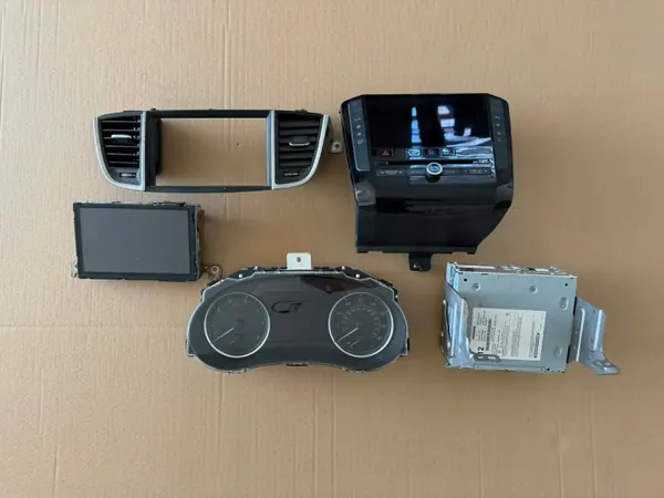 OEM Radio Écran Cadre Infiniti QX50 2018-2020 image 2