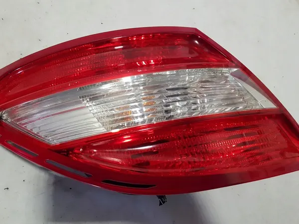 LINKER ACHTERLICHT MERCEDES W204 SEDAN A2048200164 image 3