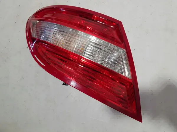 LINKER ACHTERLICHT MERCEDES W204 SEDAN A2048200164 image 4