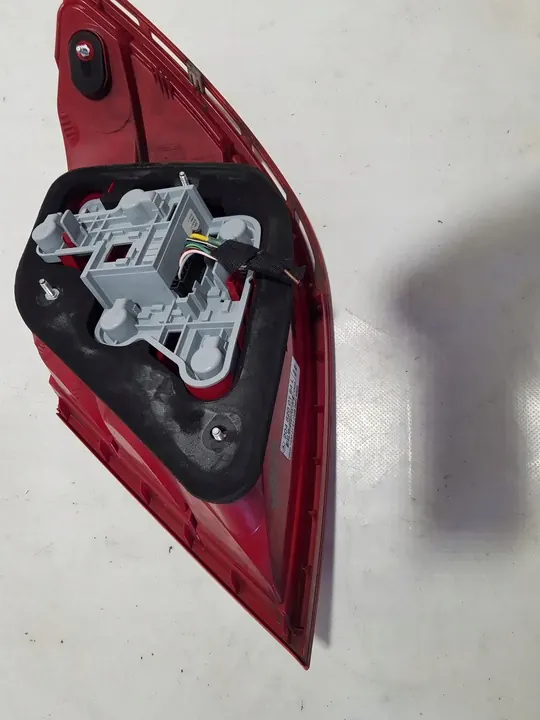 LINKER ACHTERLICHT MERCEDES W204 SEDAN A2048200164 image 6