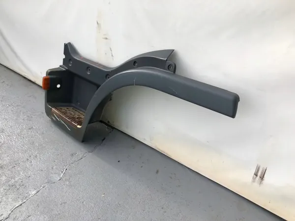 MAN TGL Euro 5 Vasen Stopnica OEM 81615100939/41 image 3