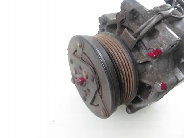 Compresseur de climatisation Mitsubishi OE 7813A068 image 8