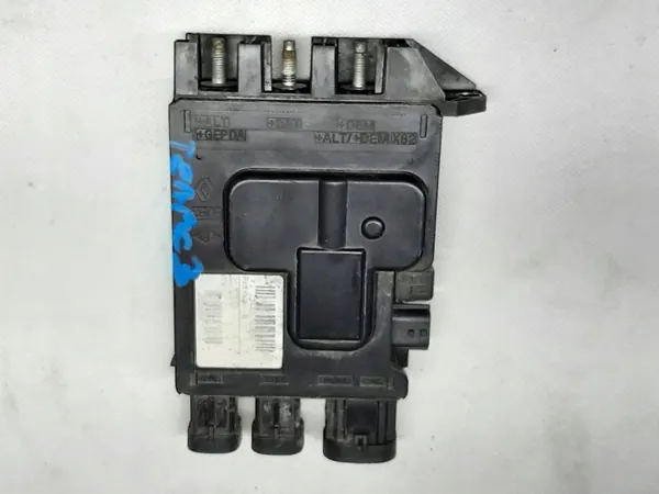 OEM 243501820R akun sulakemoduuli Renault Traficille image 2