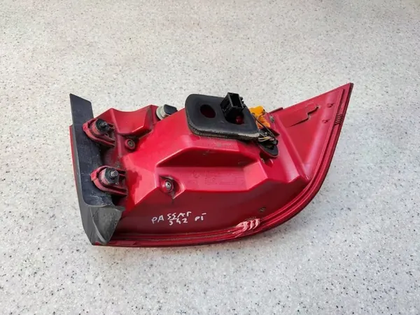 Lámpara trasera derecha VW Passat B7 Kombi LED 3AF945208B image 5