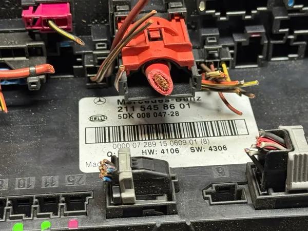 Module SAM Mercedes OEM 2115458601 pour W211 image 3