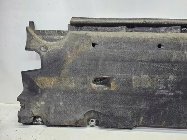 Protection sous caisse droite centrale grande Audi Q3 8U OEM 8U0825208 image 5