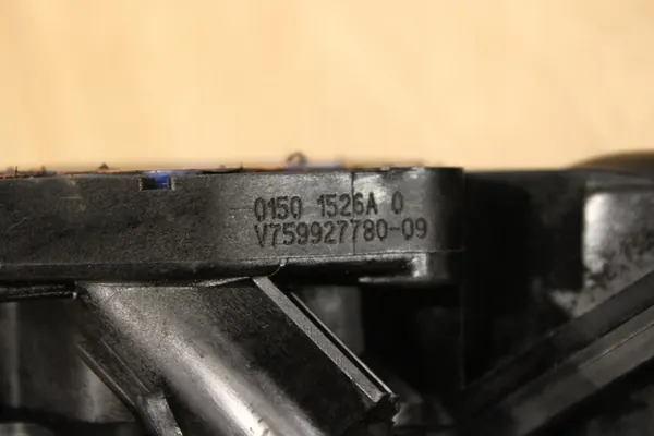 Thermostat Housing Peugeot 5008 I 1.6 THP image 4