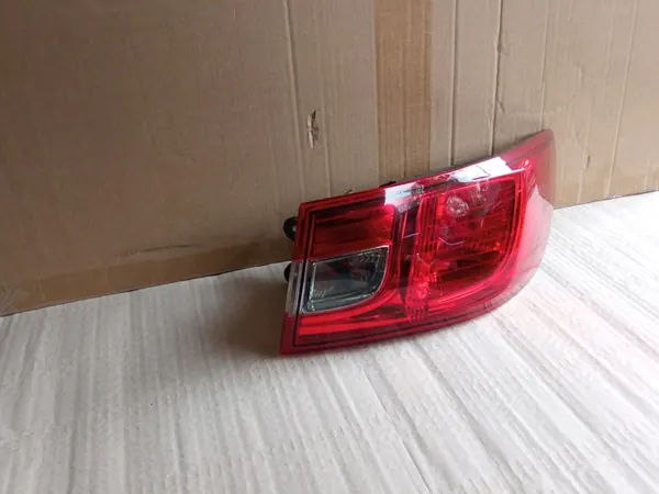 BAKLYKT RENAULT CLIO IV OEM 265502631R S-P image 2