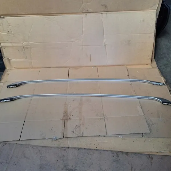 Barras de techo OEM 7111552 para Volvo V50 - Usado image 2
