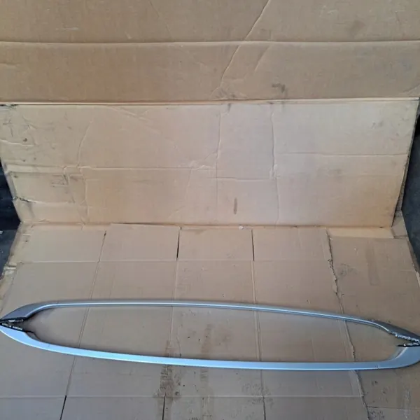 Barras de techo OEM 7111552 para Volvo V50 - Usado image 4