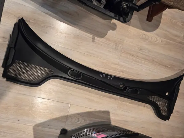Audi A3 8P Kunststoff Unter-Fensterleiste OEM 8p1819415B image 2