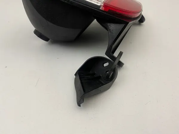 Lâmpada de Para-choque Traseiro Direito Mitsubishi Eclipse Cross image 4