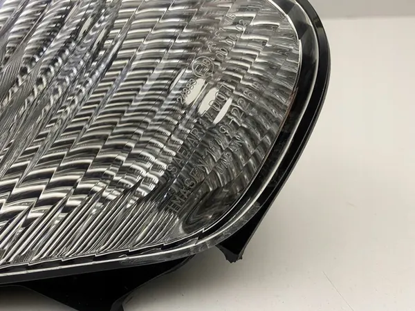 Lâmpada de Para-choque Traseiro Direito Mitsubishi Eclipse Cross image 6