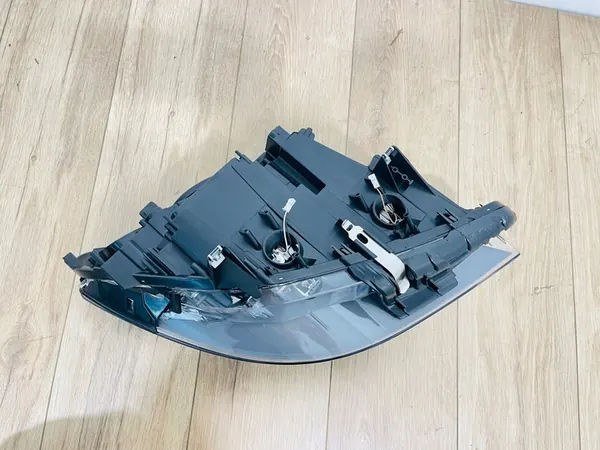 BMW 5 F10 F11 10-13 Farol Xenon EU image 10