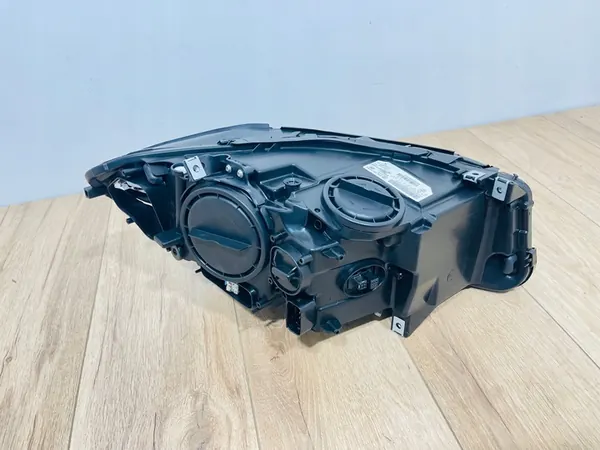 BMW 5 F10 F11 10-13 Farol Xenon EU image 8