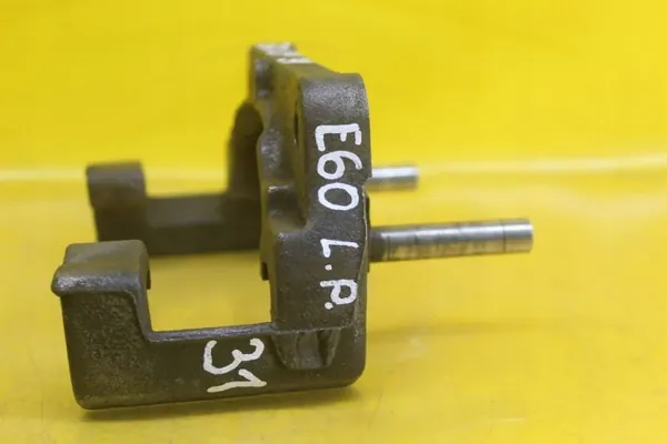 Kiinnityskoukku OEM 3288 31 vasen etu BMW E60 image 8