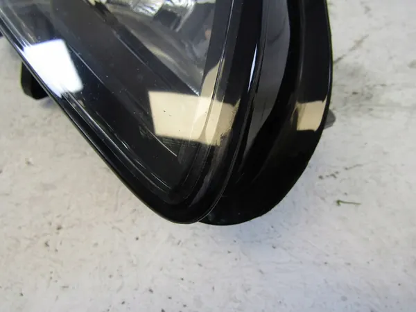 Oikea Etuvalaisin Opel Corsa E image 3