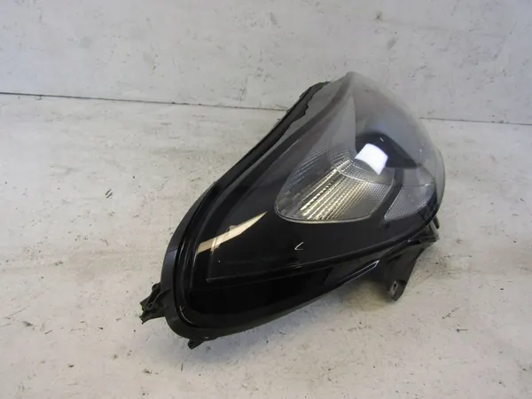 Oikea Etuvalaisin Opel Corsa E image 4