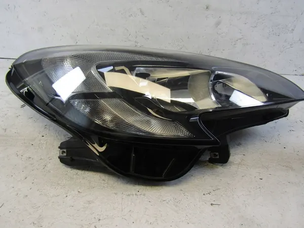 Oikea Etuvalaisin Opel Corsa E image 5