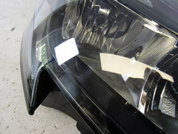 Oikea Etuvalaisin Opel Corsa E image 7