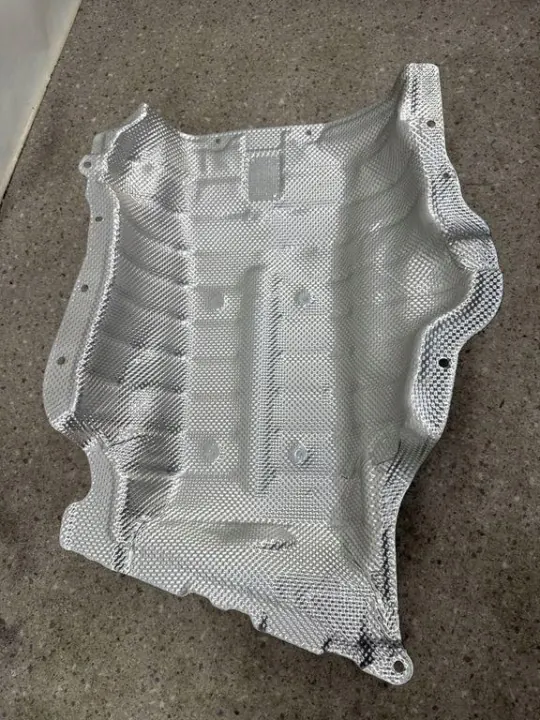 Escudo térmico BMW OEM 9477792 3.0L 2019 image 3