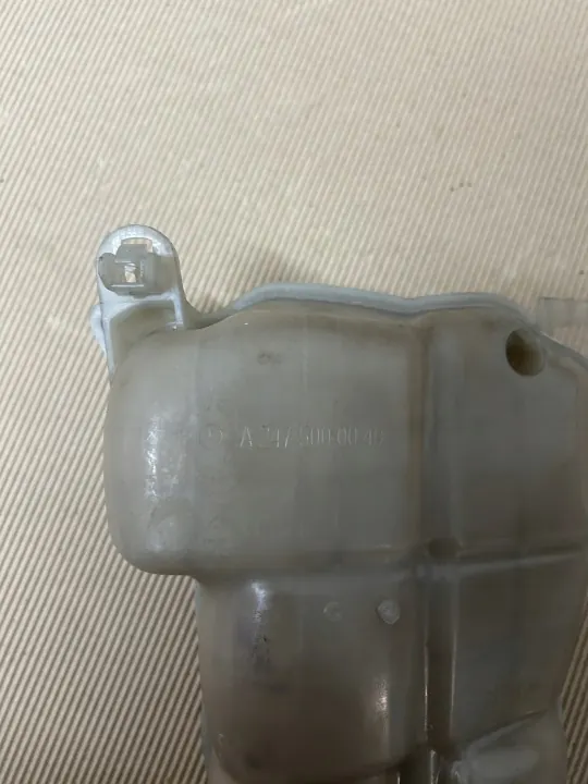 Mercedes A2475000049 laajennussäiliö - Käytetty OEM image 5