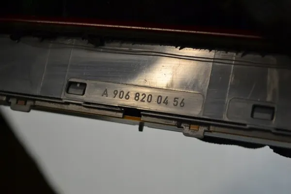 Feu Stop Troisième Mercedes Sprinter 906 OEM A9068200456 image 9