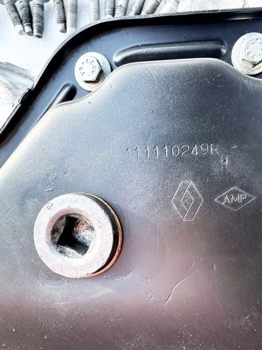 Renault OE Oljetank 110179801R image 6