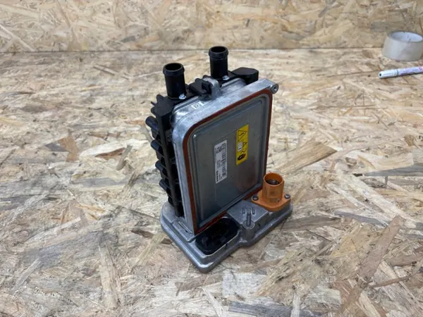 Volvo XC40 sähkölämmitin OEM 32352953/32352951 image 2