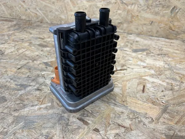 Volvo XC40 sähkölämmitin OEM 32352953/32352951 image 3