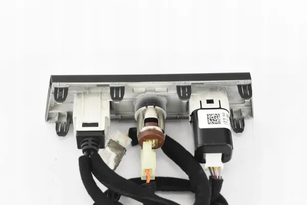 Panel Enchufe USB OEM 96125-Q0120 para Hyundai i20 image 5