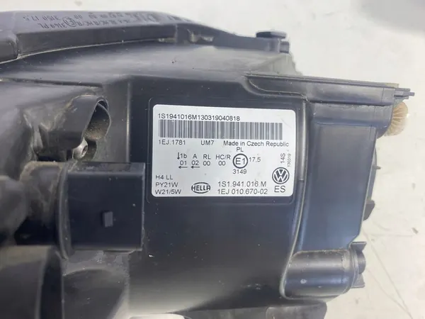 Oikea Etuvalo VW UP 1S1 EU image 10