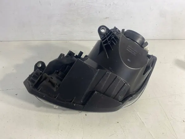 Oikea Etuvalo VW UP 1S1 EU image 9