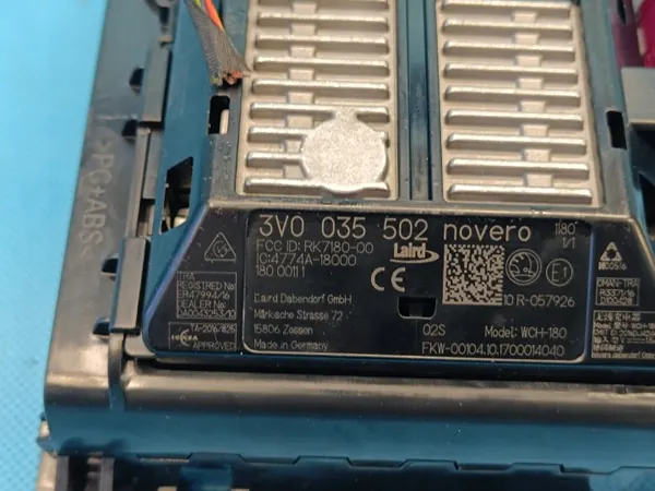 OEM 3V0035502 Chargeur Sans Fil pour Skoda Superb image 10