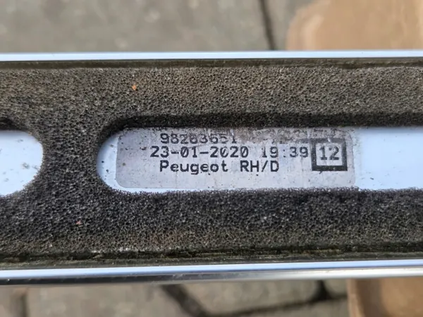 Peugeot 5008 II Oikea Kattojärjestelmä OEM 98263651 image 10