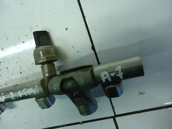 Capteur de rampe d'injection VW Audi Seat 2.0 TFSI 06L906054E image 2