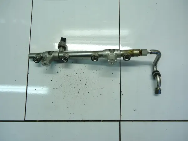 Capteur de rampe d'injection VW Audi Seat 2.0 TFSI 06L906054E image 5