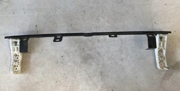 Mitsubishi OE Mounting 6400A348 - Used Part image 2