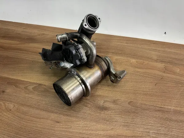 EGR Pakokaasujäähdytin VW Skoda Seat Audi 2.0 TDI 04L131512AJ image 3