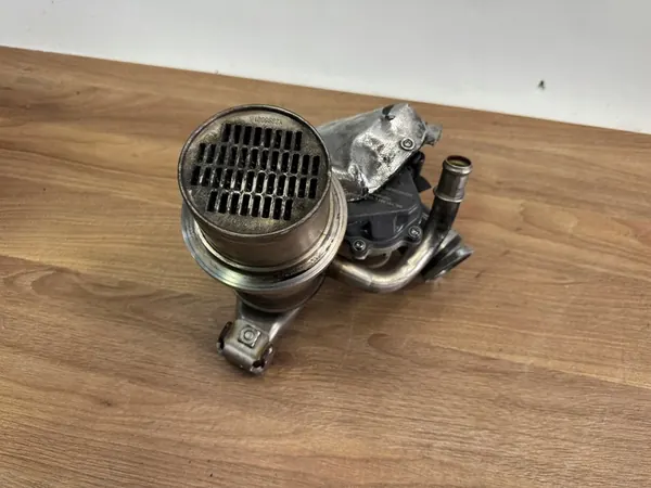 EGR Pakokaasujäähdytin VW Skoda Seat Audi 2.0 TDI 04L131512AJ image 6