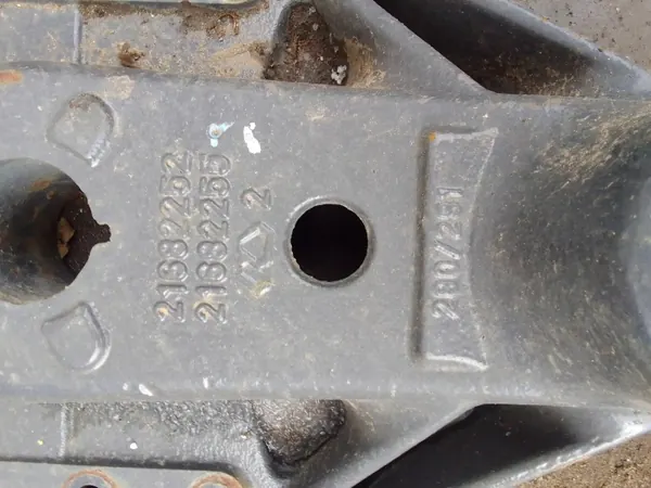 Achterveerbevestiging OEM 7400000 Renault image 4