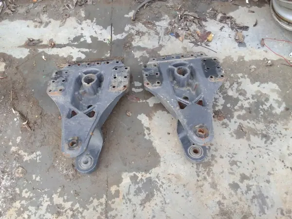 Achterveerbevestiging OEM 7400000 Renault image 8