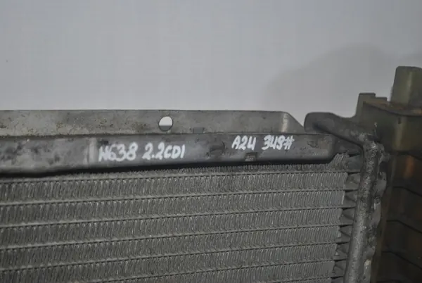 Radiador de agua Mercedes W638 Vito 2.2 CDI OEM 6385012801 image 3