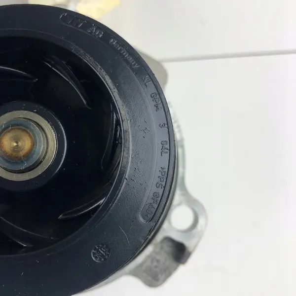 Vattenpump Audi Q3 A5 A6 CC 2.0 TDI Skoda Seat image 8