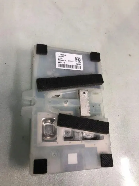 BMW OEM 12822810 Antennförstärkare - Begagnad image 3