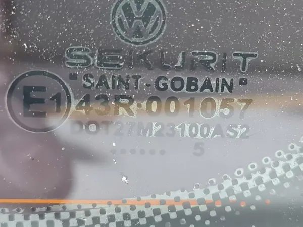 Vitre arrière VW Transporter T5 d'occasion OEM 43R001057 image 7