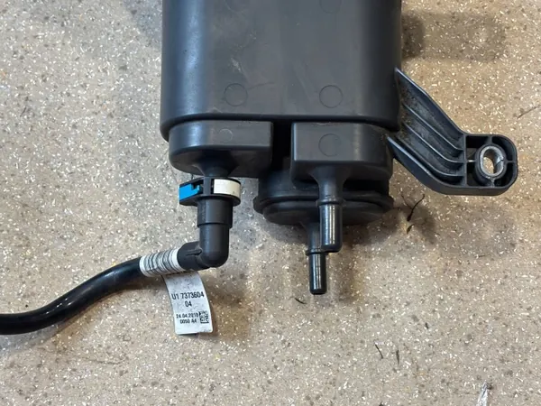 Kolfilter OEM 7371249 för BMW 540i G30 image 3