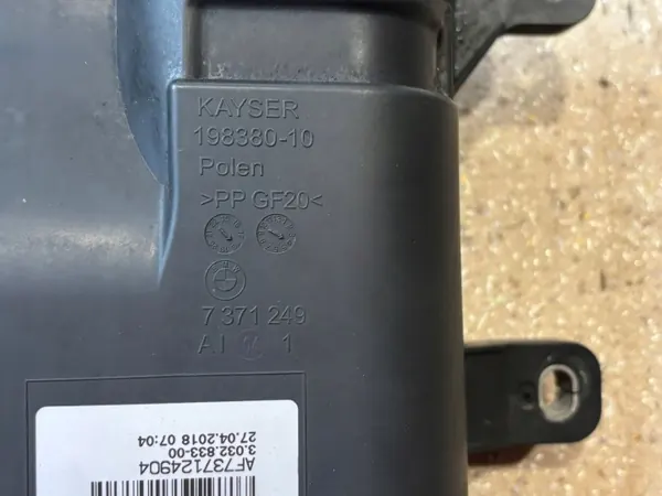 Kolfilter OEM 7371249 för BMW 540i G30 image 4