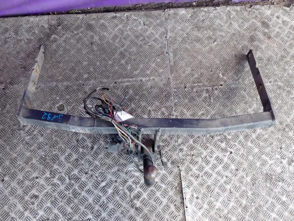 Engate VW Touran I 03-06 OEM 55R010920 - Usado image 3