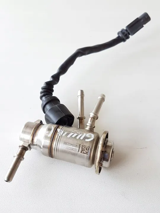 Capteur de niveau AdBlue Alfa Romeo Giulia 2020 55283227 image 1